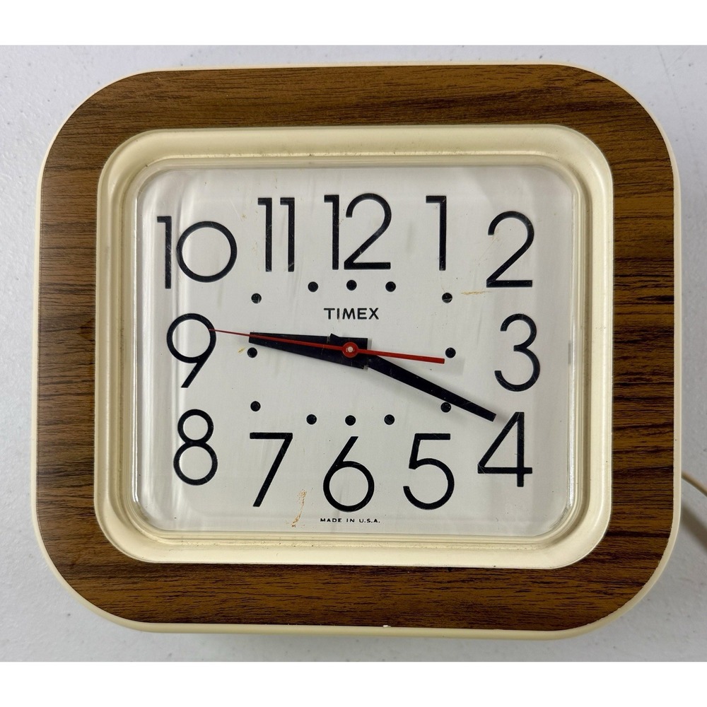 Vintage Timex Wall Clock White Model 2205A 70s Made In USA 7"